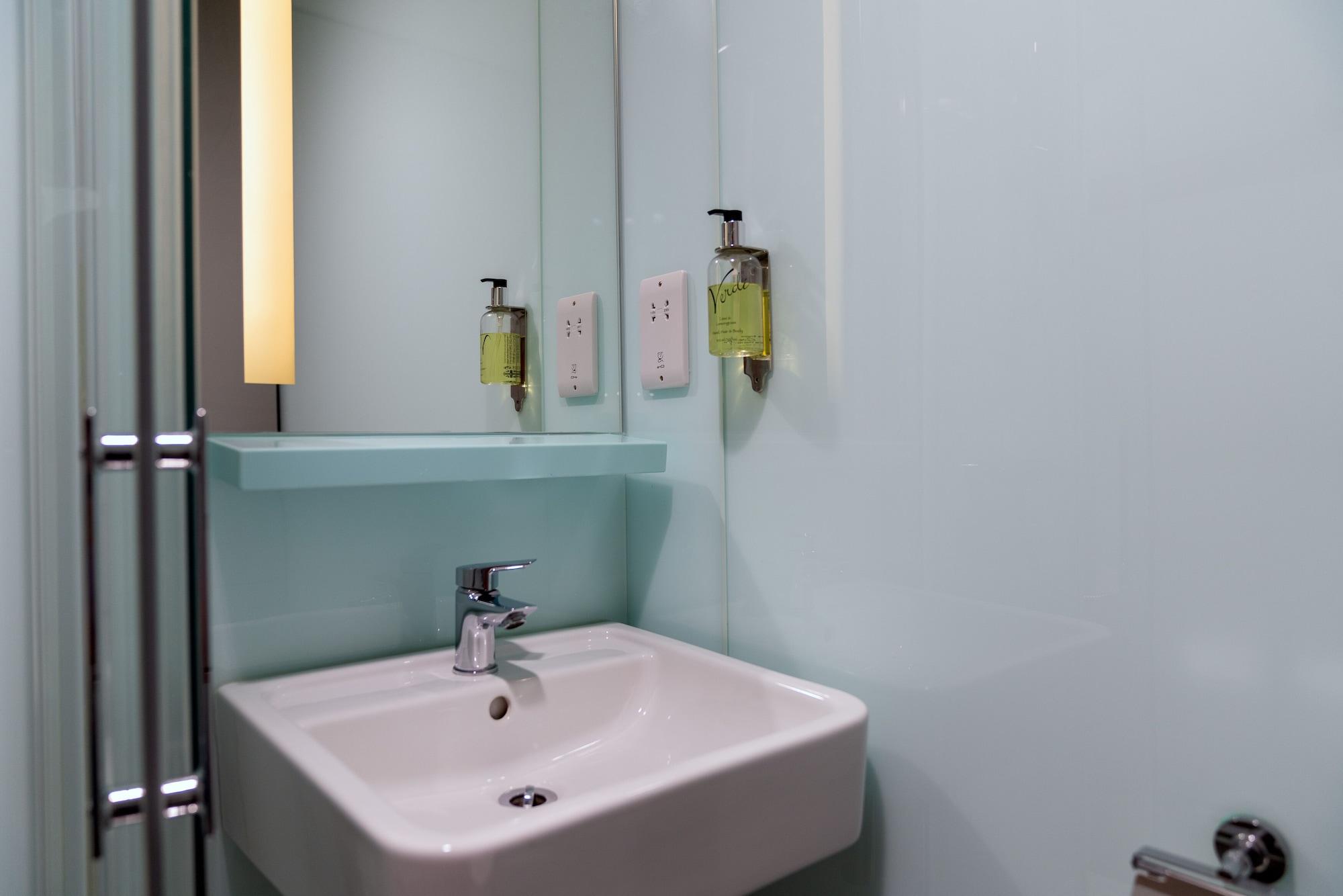 Easyhotel Birmingham Exteriör bild
