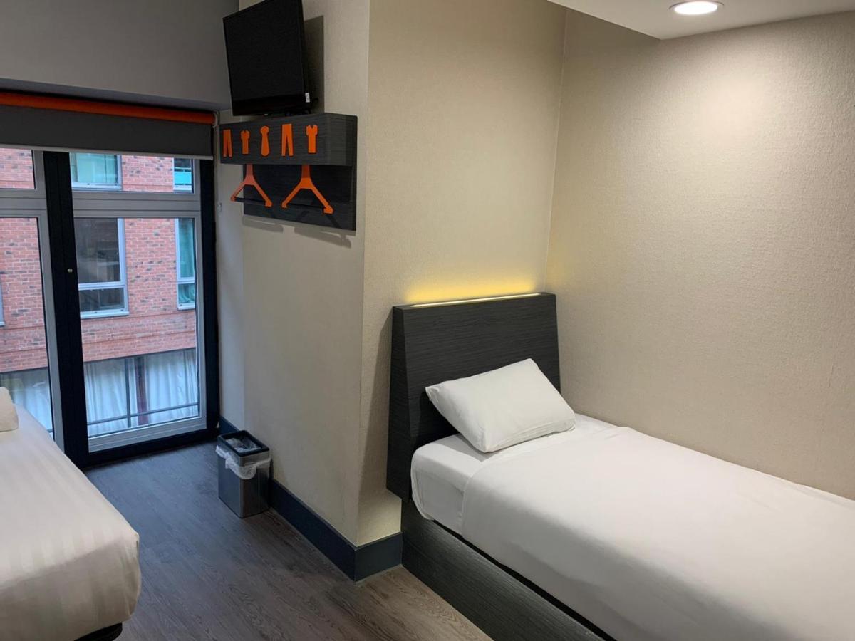Easyhotel Birmingham Exteriör bild